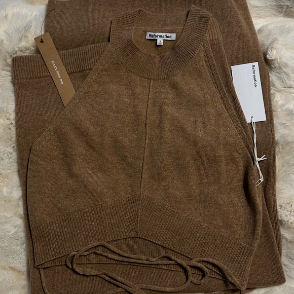 Reformation Renato 2 piece Tan Skirt Set - Picture 7 of 11